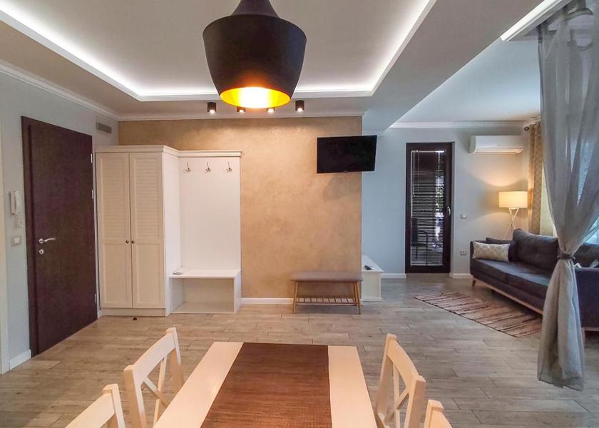 Shared lounge/TV area