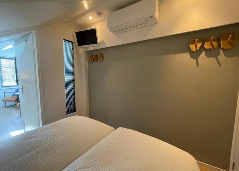 North Holland Den Burg Deluxe Twin Room