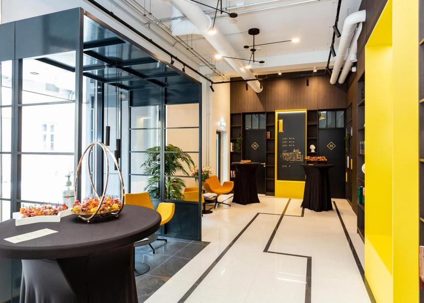 Shared lounge/TV area