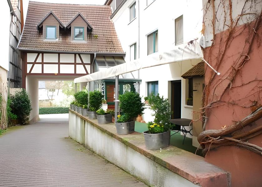Hessen Schoeneck Exterior view