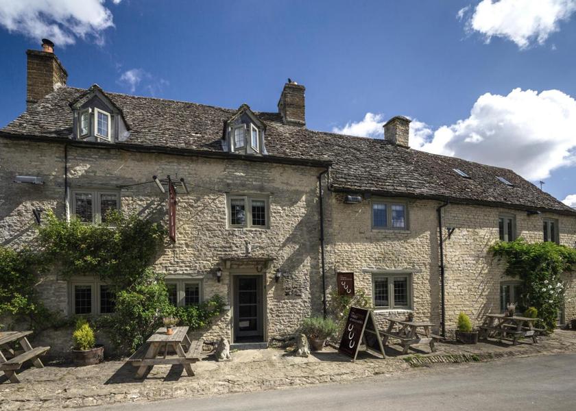 England Burford Exterior view