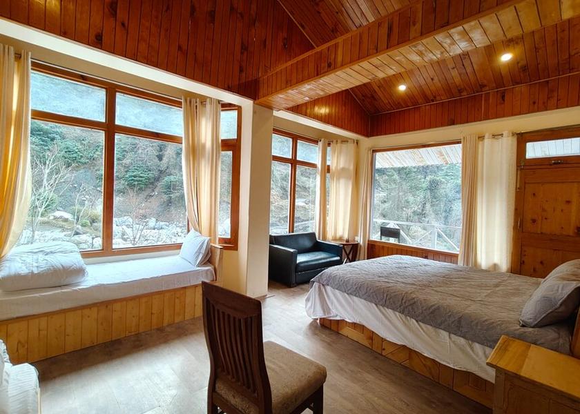 Himachal Pradesh Jibhi Deluxe Room