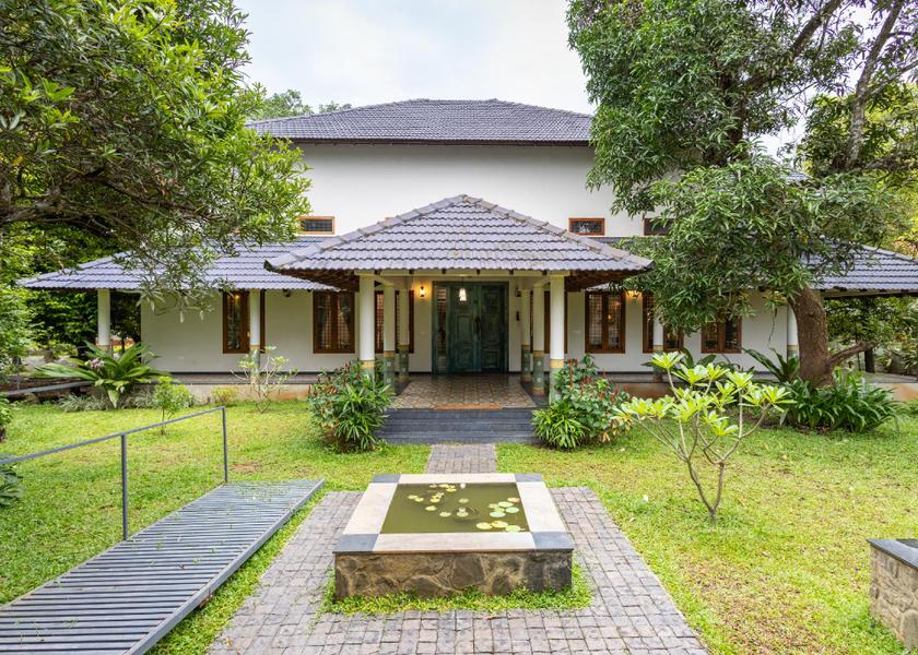 Kerala Kodungallur Hotel Exterior