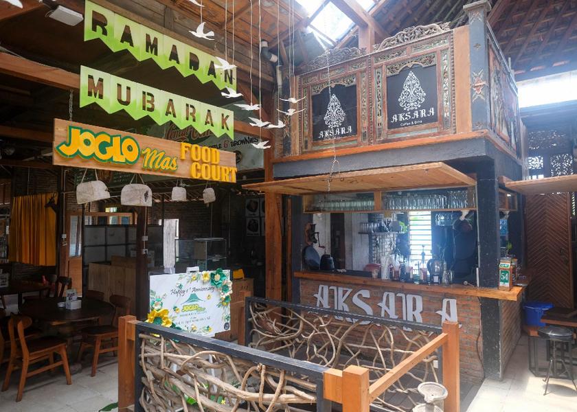 Central Java Baki Interior view