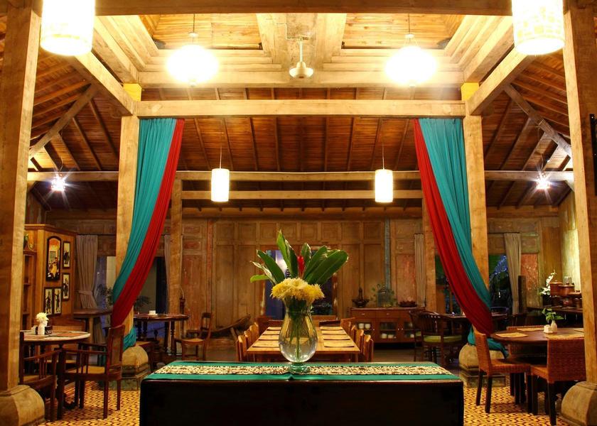 Central Java Baki Interior view