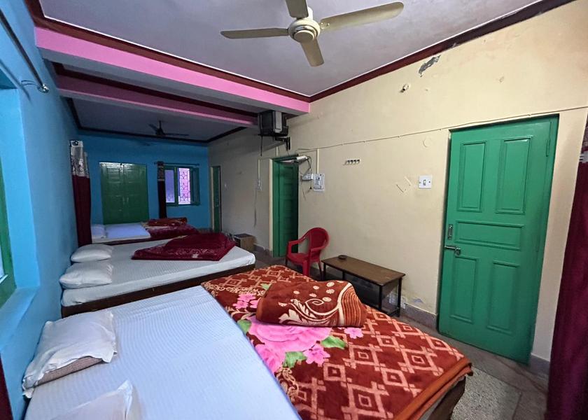 Uttarakhand Joshimath Dormitory Room - Mixed