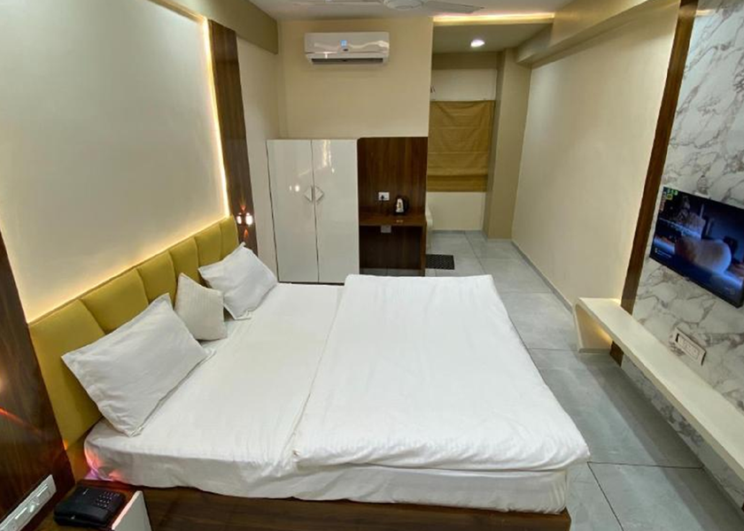 Gujarat Mehsana Deluxe King Room