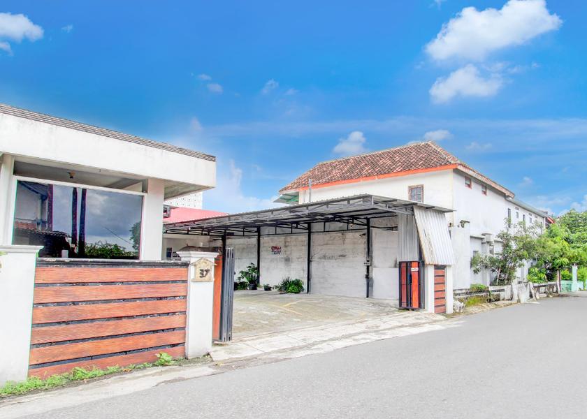 Special Region of Yogyakarta Banguntapan Exterior view