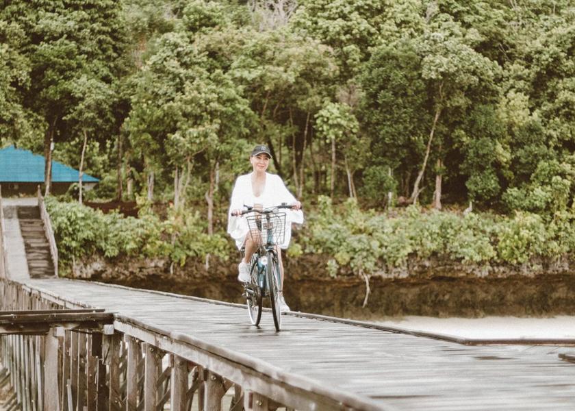 East Kalimantan Maratua Island Sports and activities
