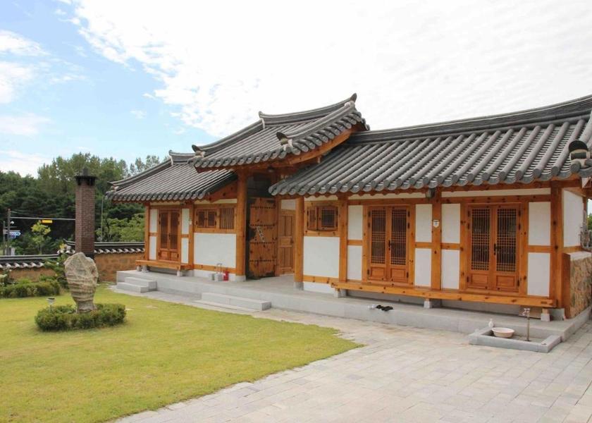 North Gyeongsang Andong Hotel Exterior