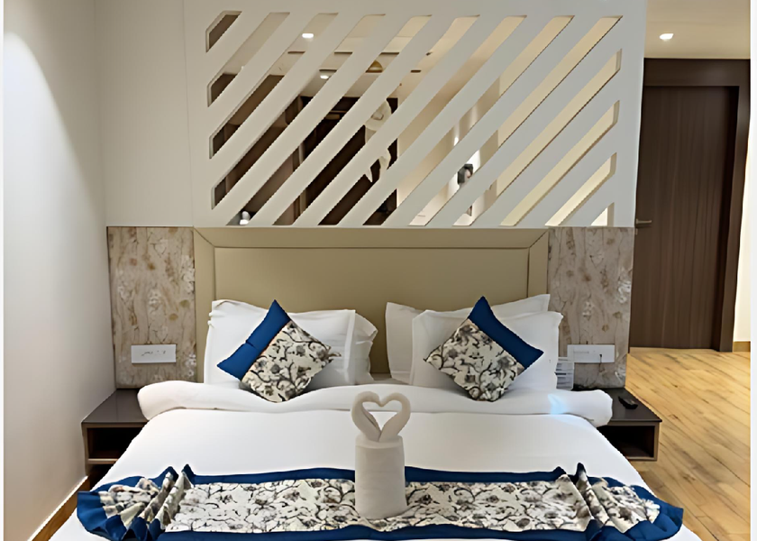 Uttar Pradesh Meerut Suite
