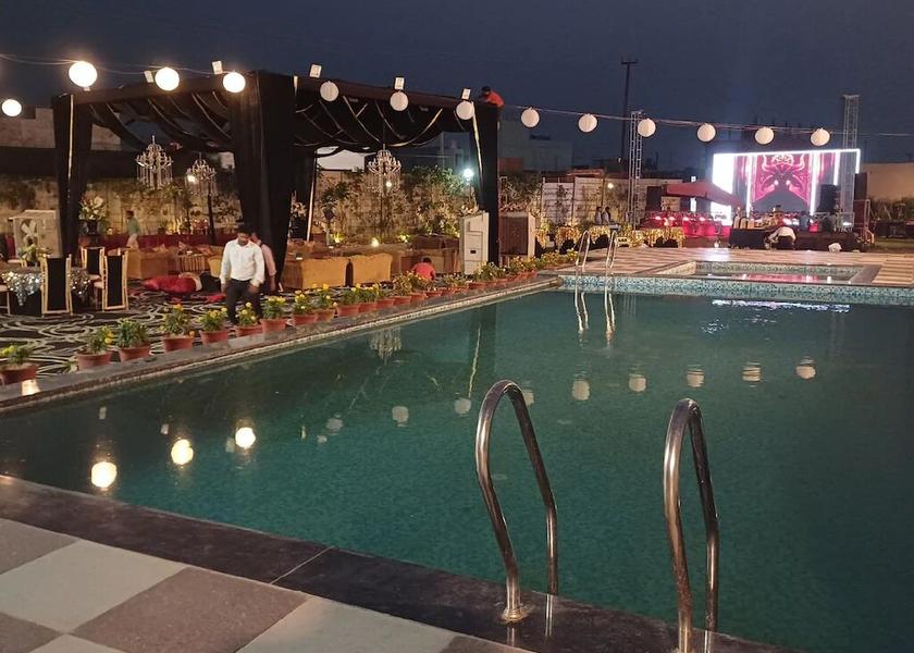 Uttar Pradesh Meerut Food & Dining