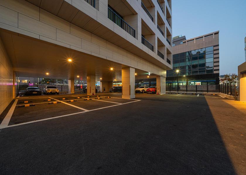North Gyeongsang Gyeongsan Parking lot