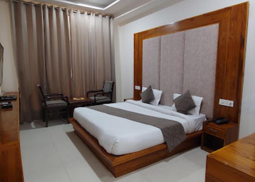 Punjab Zirakpur Bedroom