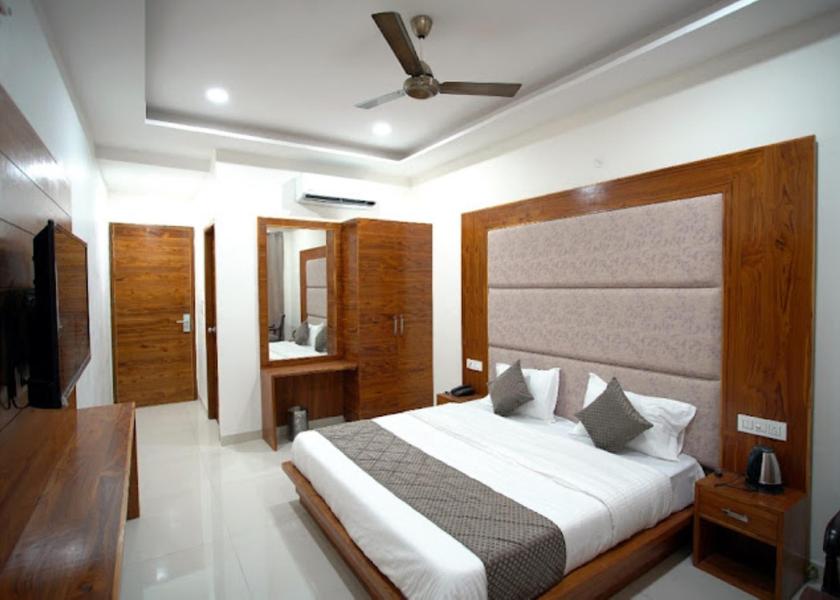 Punjab Zirakpur Super Deluxe Air Conditioning