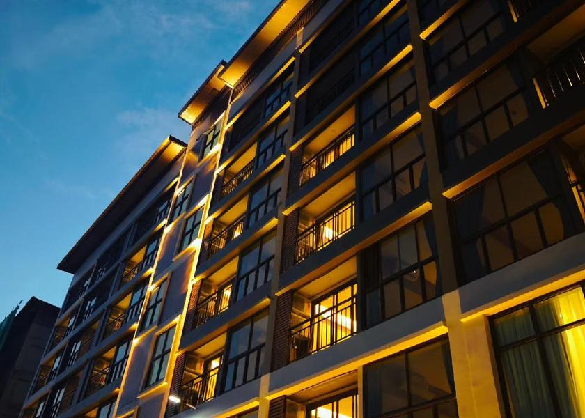  Pluak Daeng Exterior view