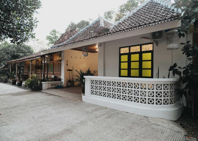 Special Region of Yogyakarta Bangunjiwo Exterior view