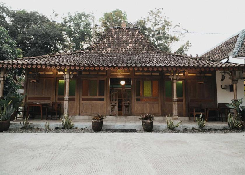 Special Region of Yogyakarta Bangunjiwo Exterior view