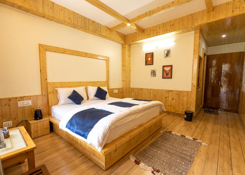 Himachal Pradesh Jibhi Deluxe Double Room with Balcony