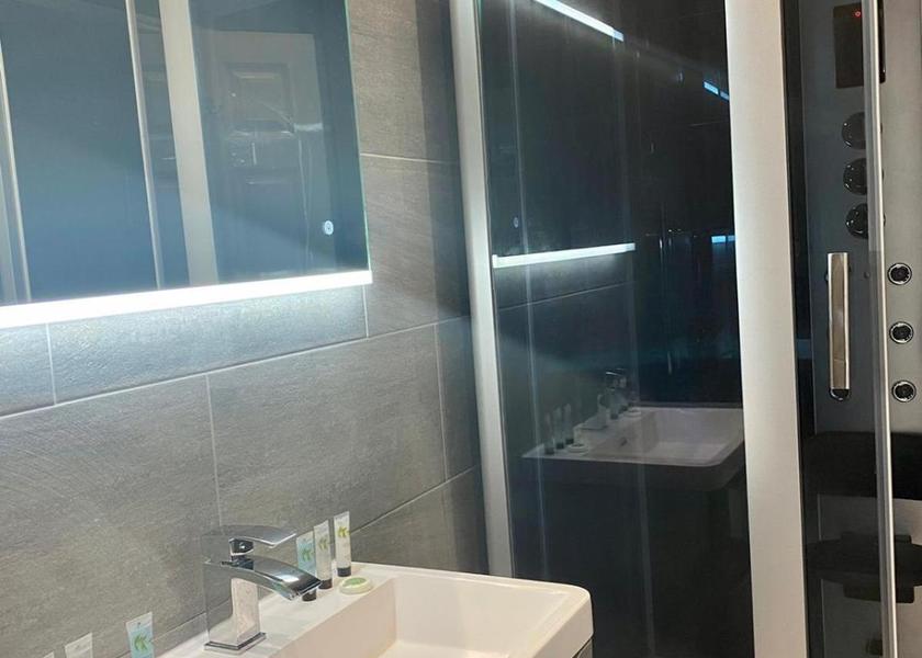 England Clacton-on-Sea The Duchess Quarters - Deluxe Double Room with Sauna Shower