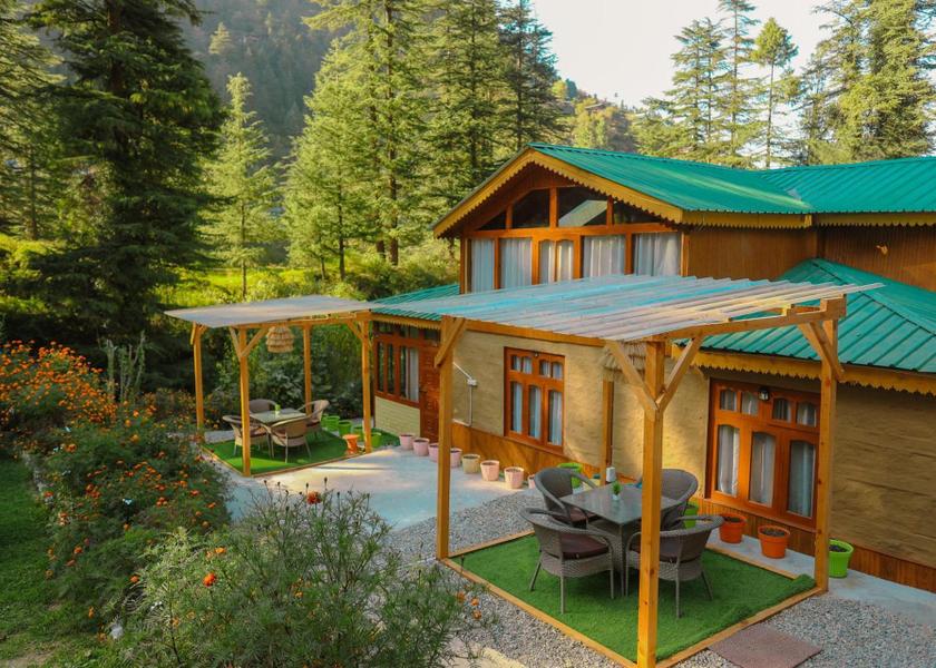 Himachal Pradesh Jibhi Exterior view