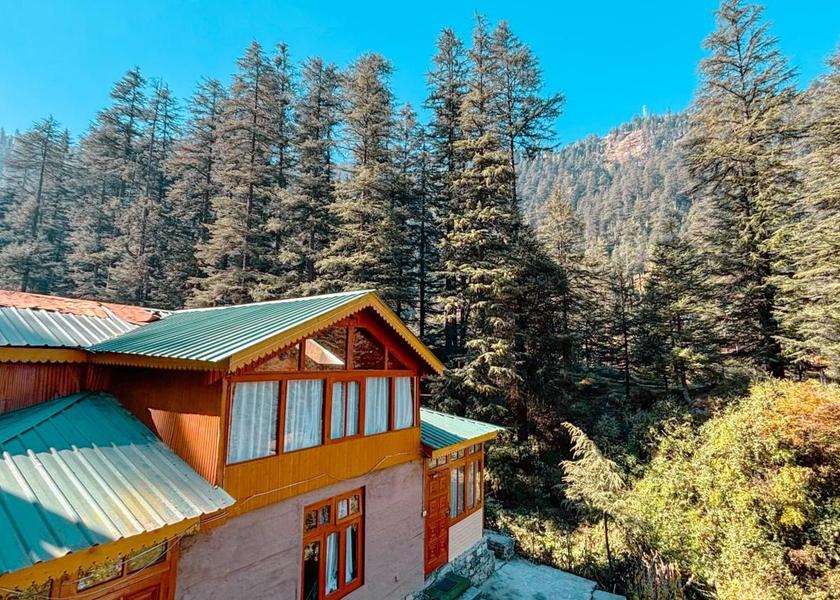 Himachal Pradesh Jibhi Exterior view