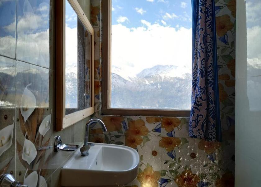 Uttarakhand Munsyari Bathroom