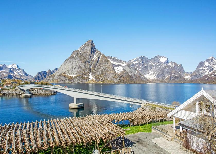 Nordland Moskenes Surrounding environment