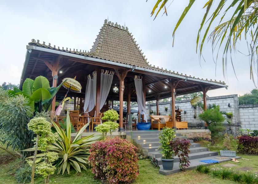 West Java Ciawi Exterior view