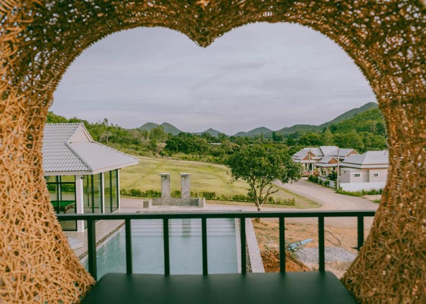 Shared lounge/TV area