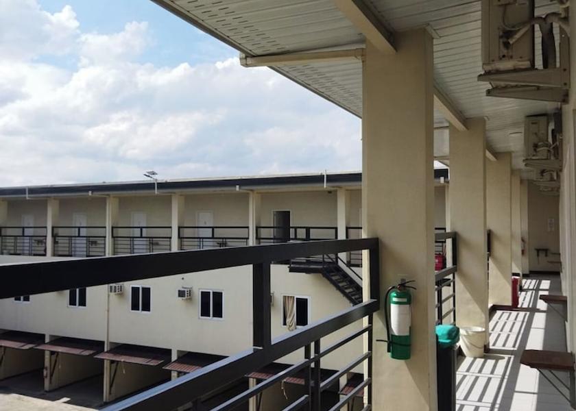 Calabarzon Bacoor City Terrace/patio