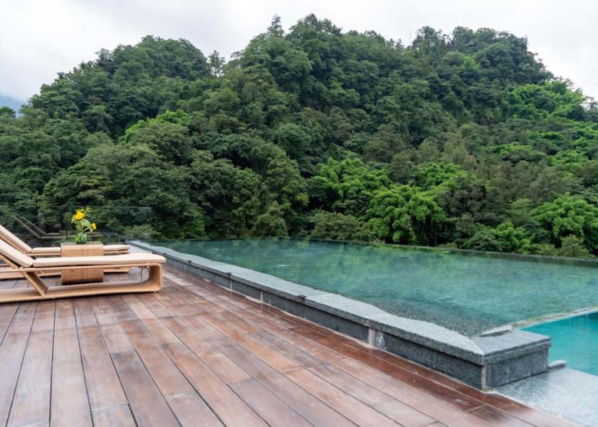 Sichuan Leshan Swimming pool