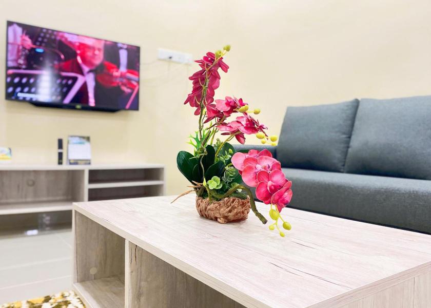 Shared lounge/TV area