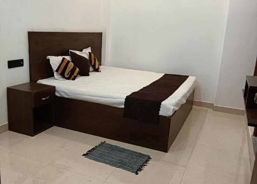 Uttar Pradesh Ayodhya Deluxe Air Conditioning Room