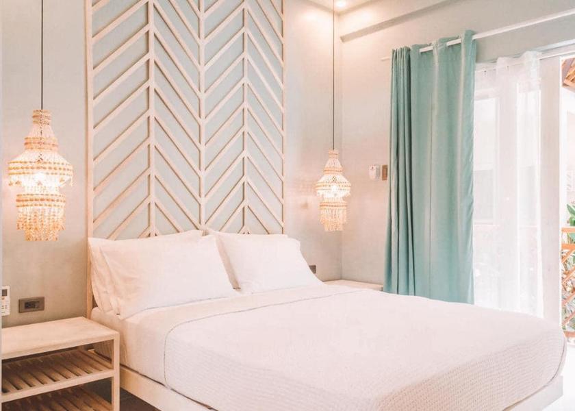 Caraga General Luna Standard with 1 Queen Bed