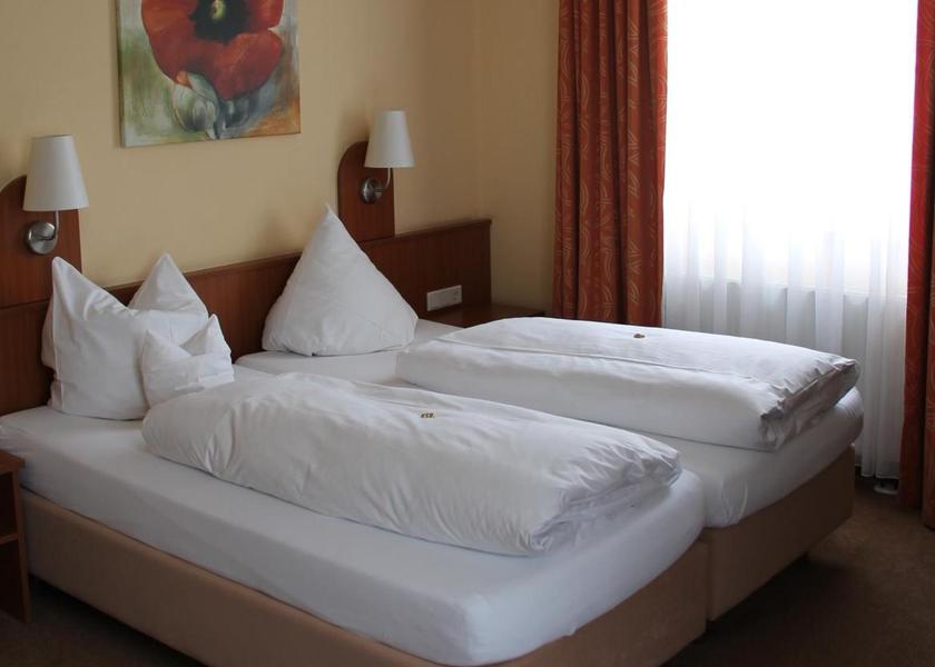 Bavaria Garching Triple Room