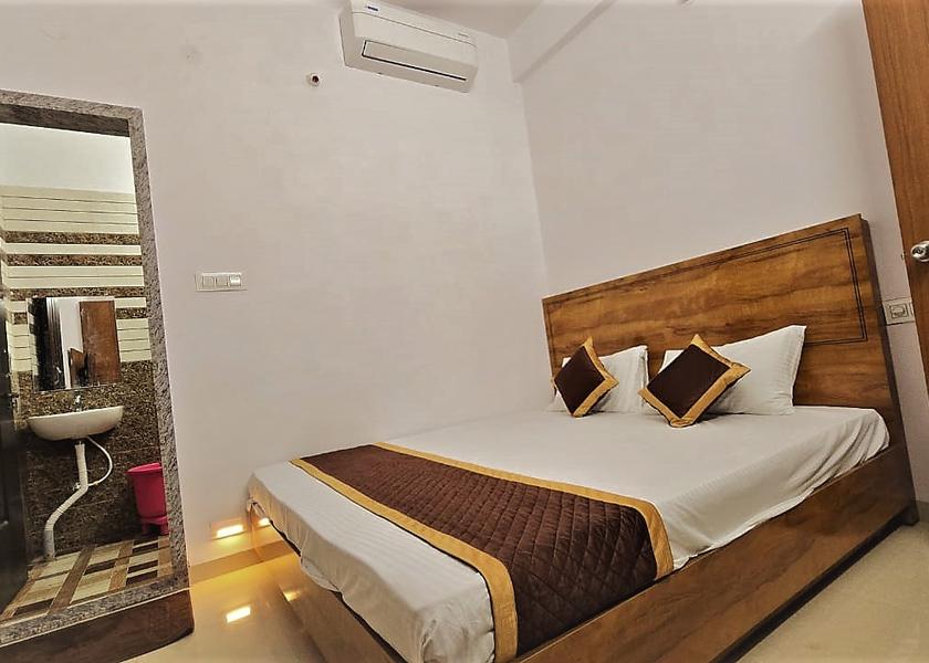 Maharashtra Pandharpur Hotel Exterior