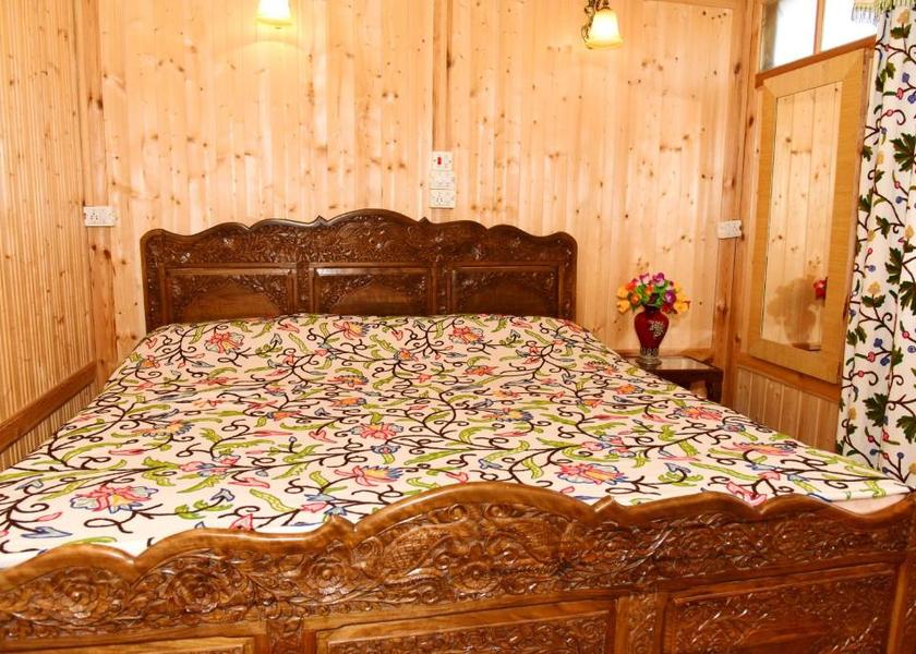 Jammu and Kashmir Srinagar Hotel Exterior
