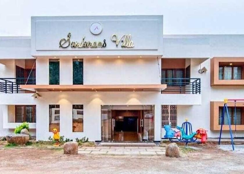 Tamil Nadu Courtrallam Front of property