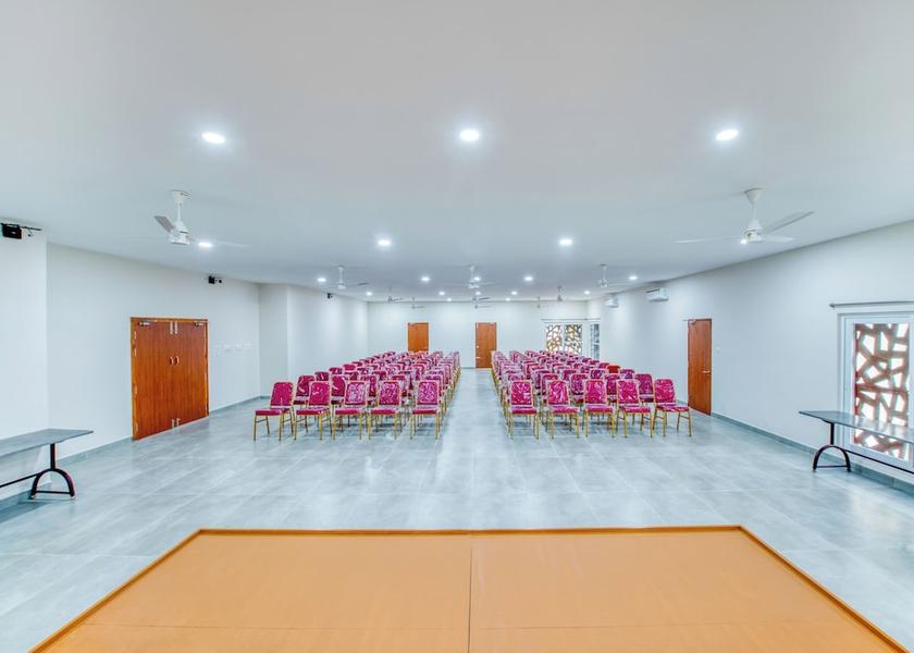 Tamil Nadu Courtrallam Business center