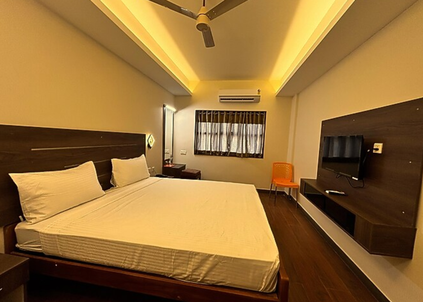 Tamil Nadu Trichy Deluxe Double Bed Room