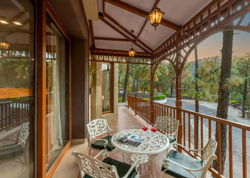 Himachal Pradesh Kasauli Balcony/terrace