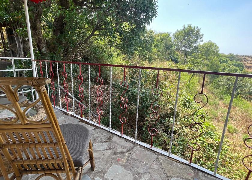 Maharashtra Panchgani Balcony room with massive hall