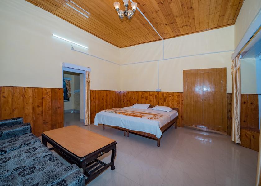 Himachal Pradesh Bir Deluxe Room