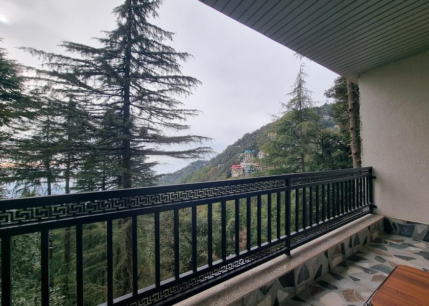 Himachal Pradesh Dalhousie Club Room with Mountain View