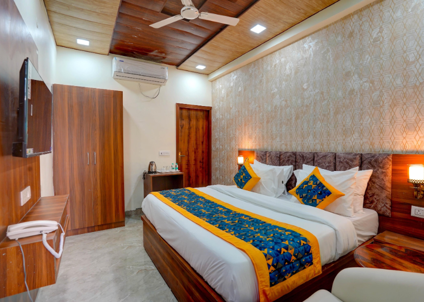 Uttar Pradesh Noida King Room