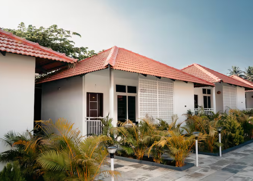 Karnataka Baichanalli Hotel Exterior