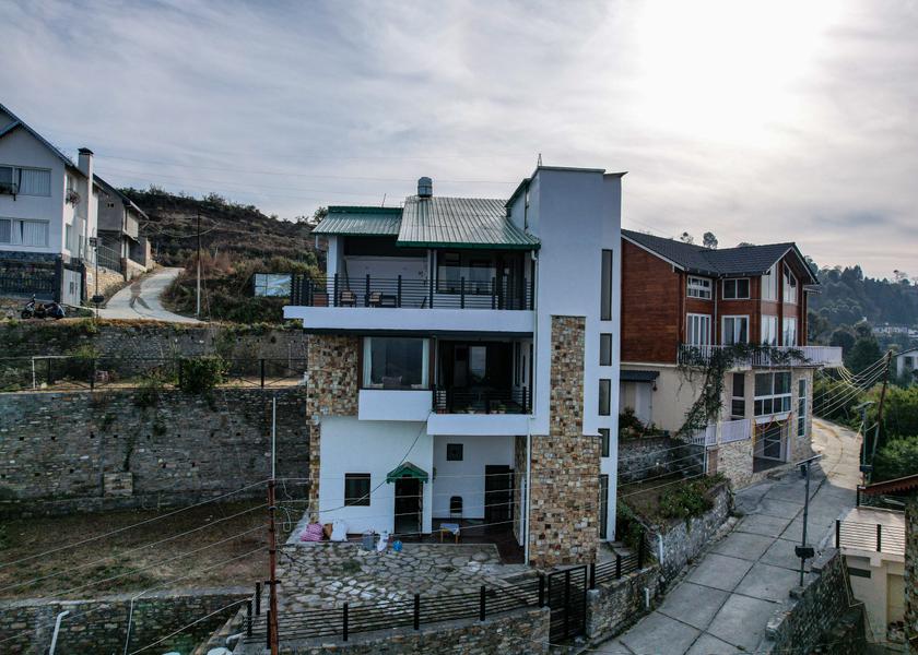 Uttarakhand Kausani Hotel View