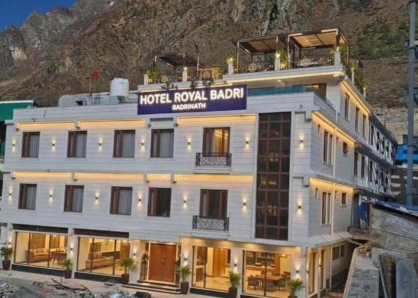 Uttarakhand Badrinath Hotel View