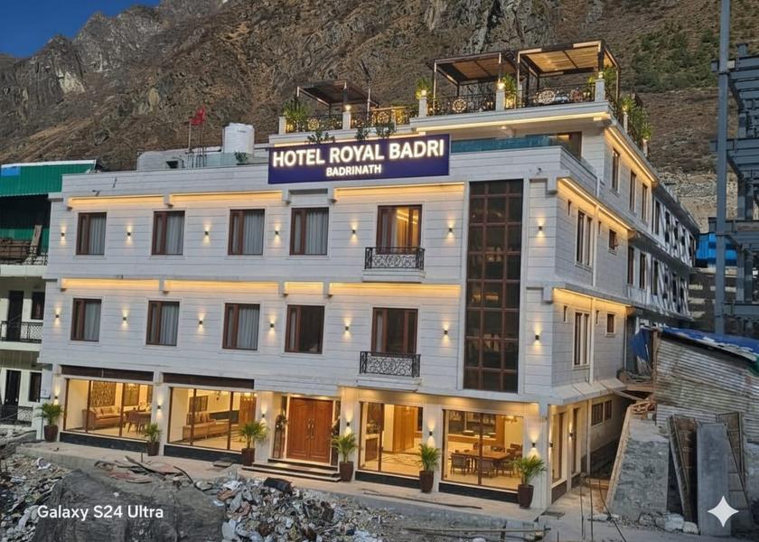 Uttarakhand Badrinath Hotel View